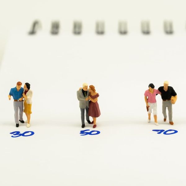 Lassen Sie uns gemeinsam die richtige Strategie für Ihre aktuelle Lebensphase entwickeln – individuell, präventiv und langfristig gedacht. Jetzt Termin vereinbaren. 